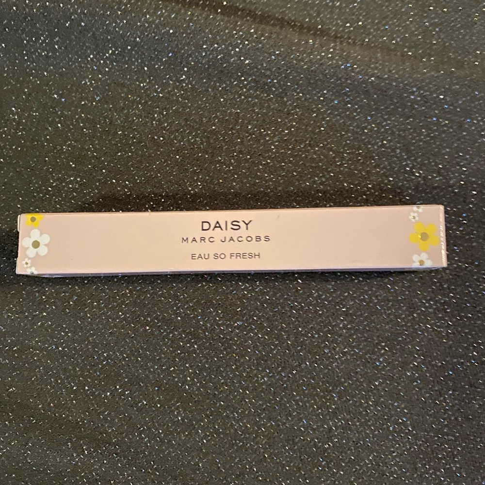 Marc Jacobs Daisy Eau So Fresh EDT rollerball, NIB